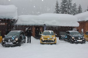 Trois Renault Clio Sport sous la neige